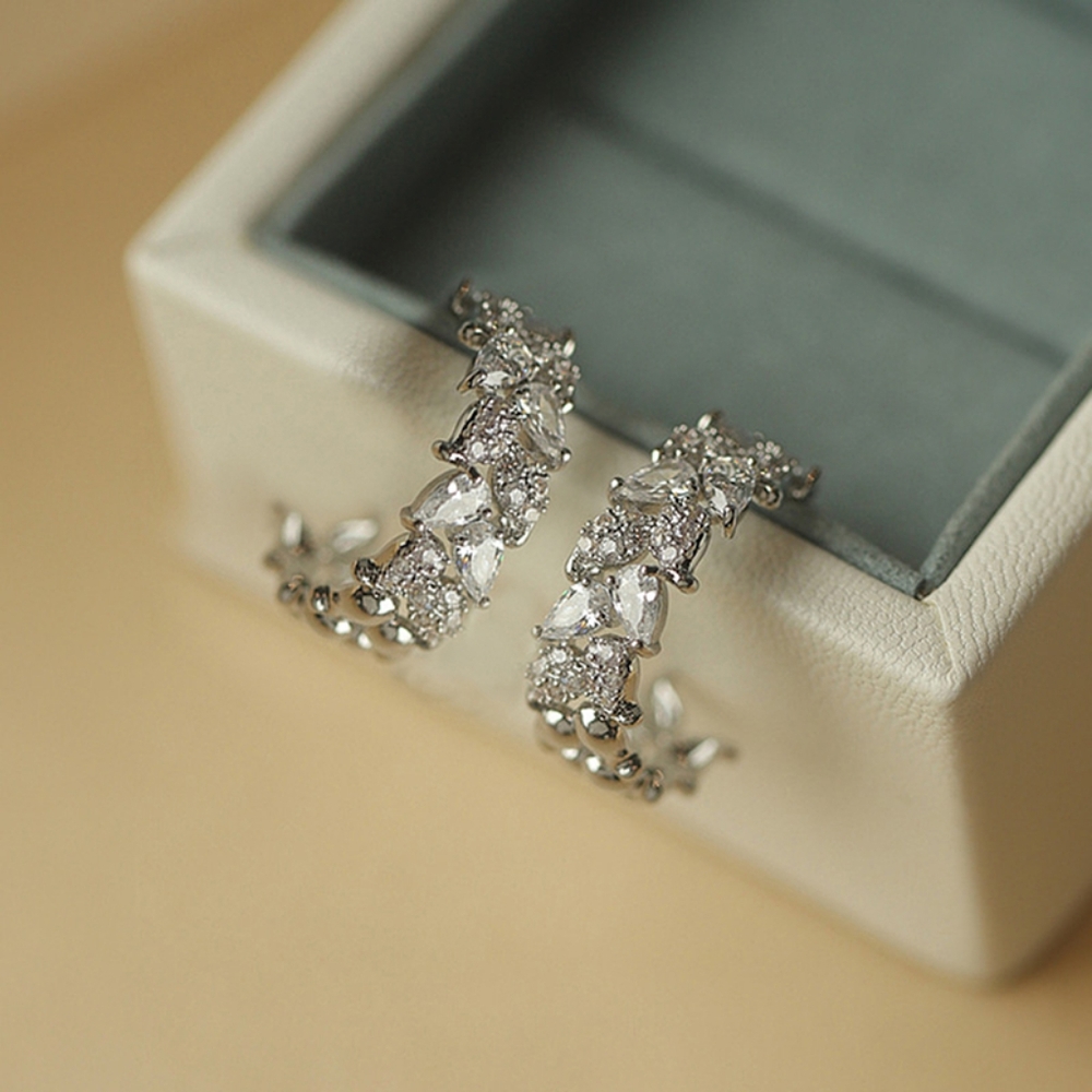 Sliver diamond hoop earrings - Picture 8 of 9